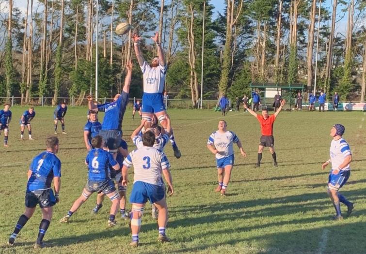  Blues battle for lineout ball (Pic Bill Carne)
